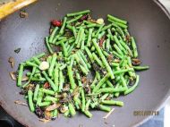 霉干菜炒豇豆的做法