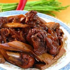 鸡腿菇烧鸡腿的做法 鸡腿菇烧鸡腿的做法