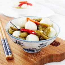 泡椒鹌鹑蛋的做法 泡椒鹌鹑蛋的做法