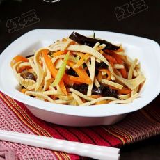 胡萝卜木耳豆腐丝的做法 胡萝卜木耳豆腐丝的做法