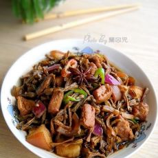 家常干豆角红烧肉的做法 家常干豆角红烧肉的做法