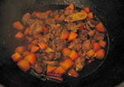 胡萝卜烧羊肉的做法