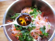 酸辣白萝卜丝的做法