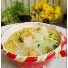 白菜粉丝炖豆腐的做法 白菜粉丝炖豆腐的做法