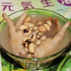花生眉豆煲鸡脚的做法