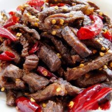 辣子牛肉的做法 辣子牛肉的做法