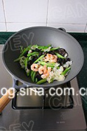 芹菜小炒的做法