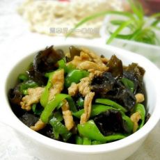 家常青椒木耳肉丝的做法 家常青椒木耳肉丝的做法