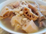 眉豆鸡脚煲莲藕的做法