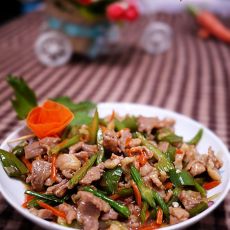 红萝卜芹菜炒肉的做法 红萝卜芹菜炒肉的做法