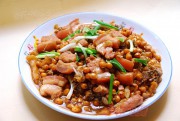 梅菜黄豆焖花腩的做法