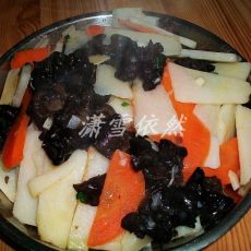 木耳胡萝卜炒山药的做法 木耳胡萝卜炒山药的做法
