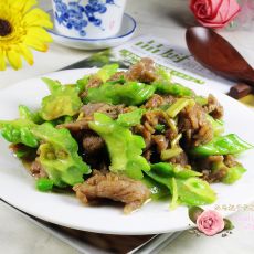 苦瓜炒牛肉的做法 苦瓜炒牛肉的做法