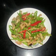 芹菜炒鸡肉的做法 芹菜炒鸡肉的做法