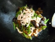 木耳豆角鸡丝的做法