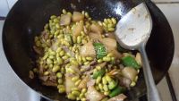 毛豆瘦肉炖山药的做法