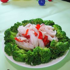 鱿鱼炒西兰花的做法 鱿鱼炒西兰花的做法