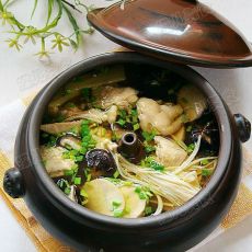 三鲜菇花雕汽锅鸡的做法