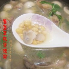 黄豆草菇煲鸡架的做法 黄豆草菇煲鸡架的做法