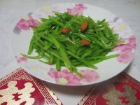 芹菜杏仁的做法