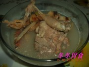 土伏令乳鸽汤的做法