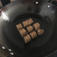 猪肉腐皮卷的制作方法
