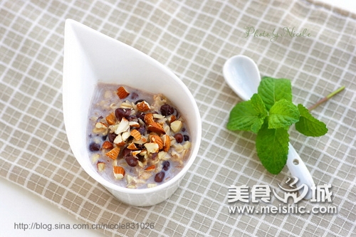 奶香红豆燕麦粥