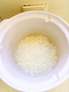 雪菜瘦肉粥步骤5