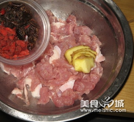 枸杞子瘦肉粥