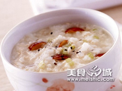 桂圆黑芝麻粥的做法