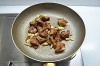 生煎蒜子排骨的做法