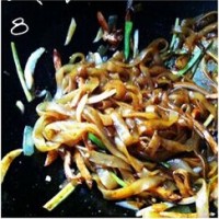 叉烧炒河粉的家常做法