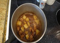 鲜辣排骨炖土豆的做法