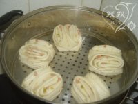 如何制作香葱火腿花卷