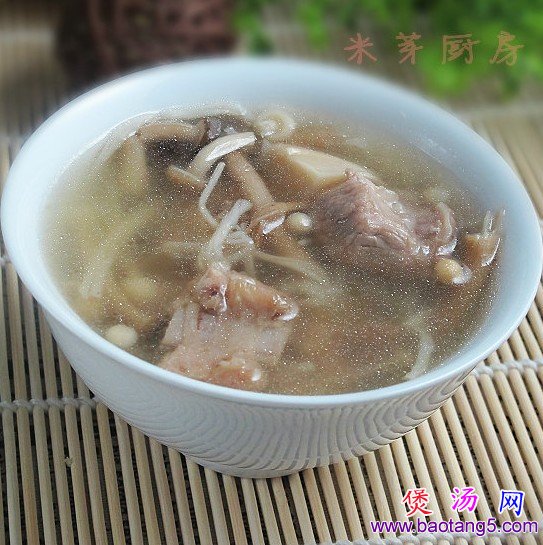 菌菇排骨汤的做法