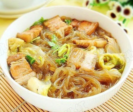 蒙古小吃猪肉炖粉条的做法