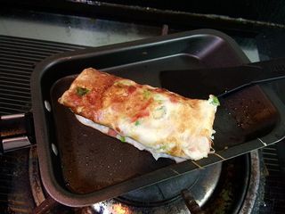 火腿肠蛋白卷怎么做