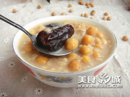 鹰嘴豆燕麦红枣粥