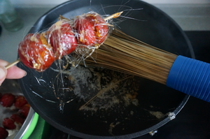 拔丝糖葫芦怎么做好吃，拔丝糖葫芦家常制作