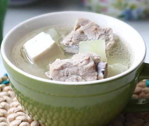 冬瓜豆腐排骨汤