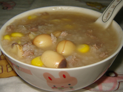 莲子玉米瘦肉粥