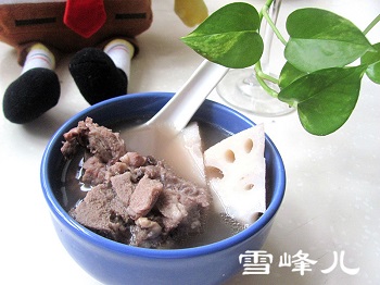 莲藕黑豆排骨汤