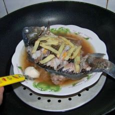 肉末清蒸鲫鱼的做法 肉末清蒸鲫鱼的做法