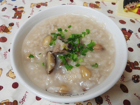 花生排骨香菇粥