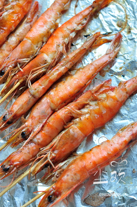 馋嘴小食---黑椒烤虾串做法