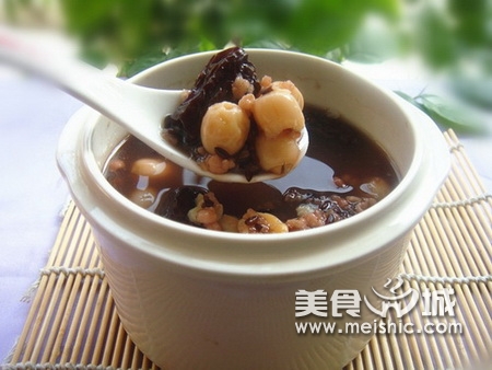 红枣莲子血糯米粥
