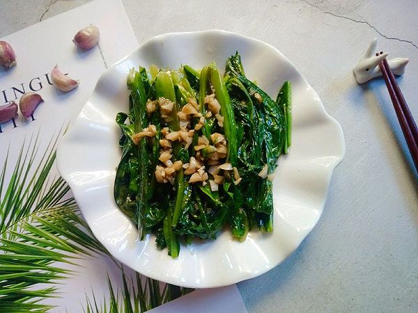 蒜蓉油麦菜的做法 蒜蓉油麦菜的做法