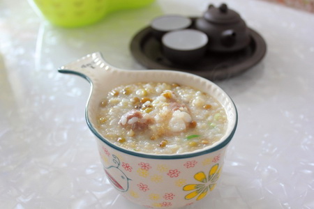 绿豆藜麦排骨粥
