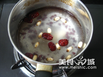 红枣红豆莲子粥步骤3