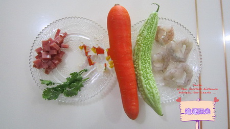 苦瓜虾仁养生粥原料